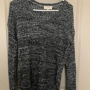 Knitted Black/ White long sleeve